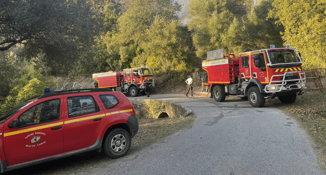 Des camions de pompiers qui interviennent sur un incendie le 6 octobre à Bischni | Mairie de Bischni
