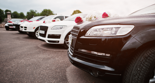 cortège voiture mariage| Image d'illustration (Adobe Stock - AS Photo Family)