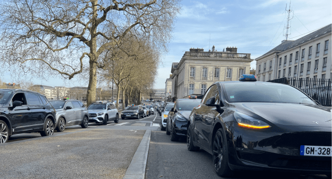 Les taxis devant la préfecture ce 29 janvier | T.L. - INF Nantes